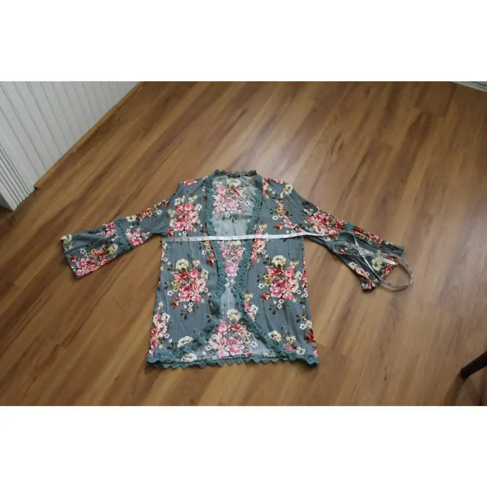 Women's Size Large Staccato Cardigan Lace border area sides Roses BOHO - Picture 6 of 8